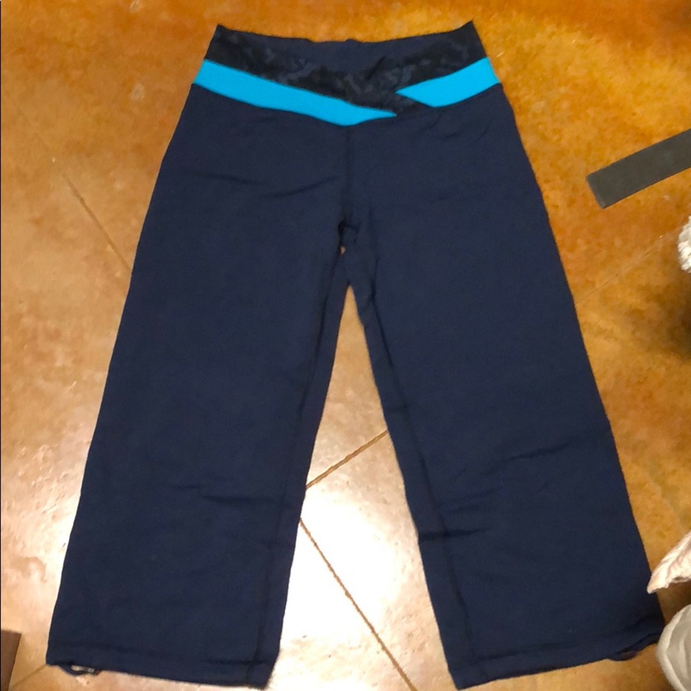 Lululemon yoga pants ( make an offer)